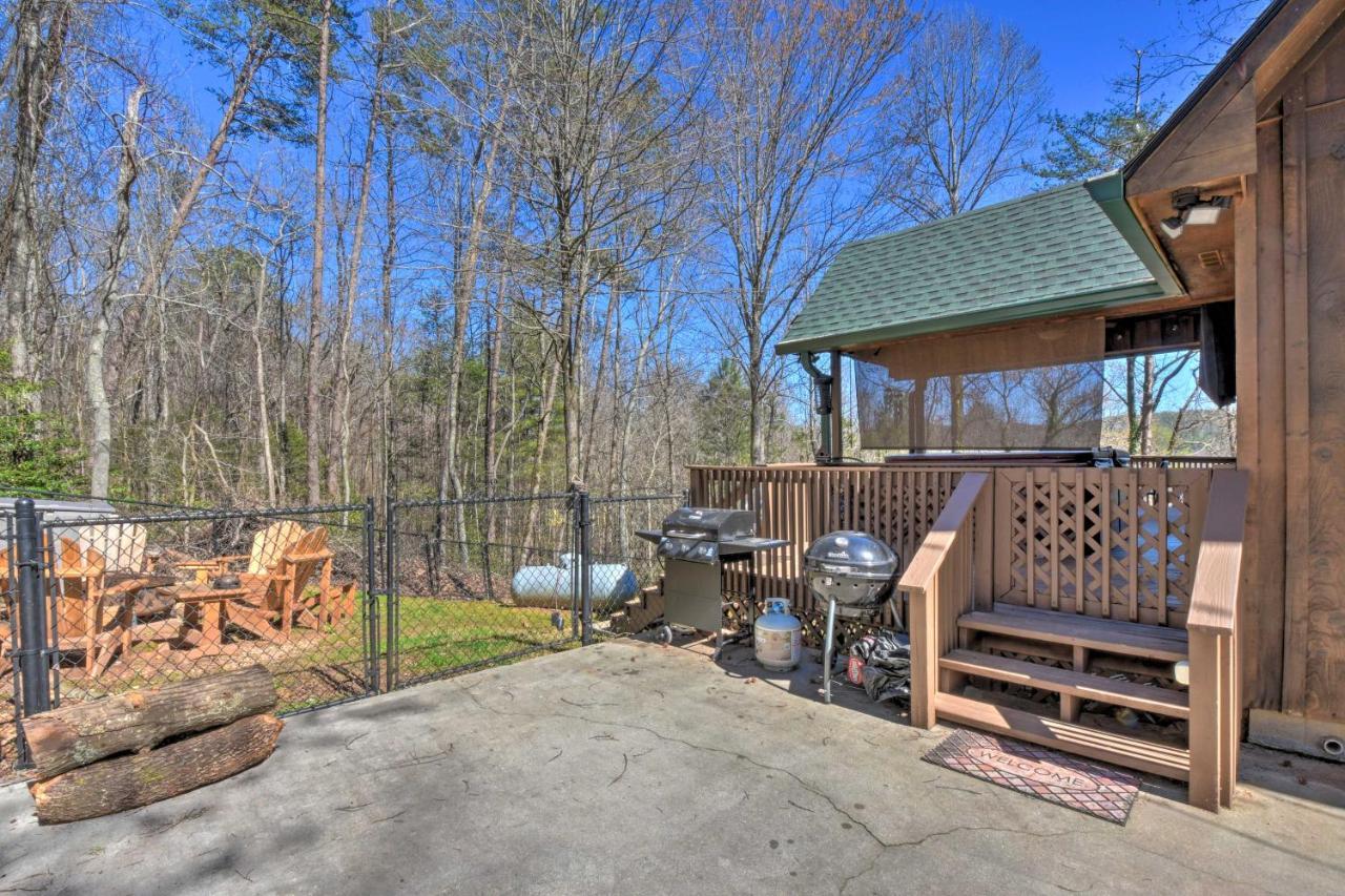 Helen Cabin With Deck And Hot Tub Less Than Half Mi To Main St Экстерьер фото